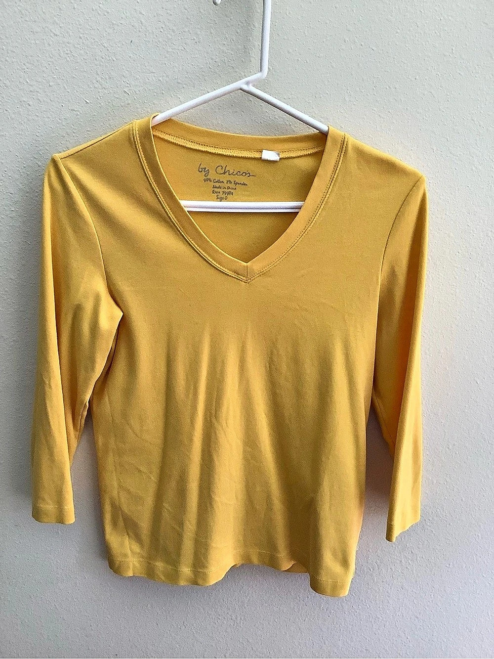 Chicos Long Sleeve V-Neck Top in Yellow Size 0